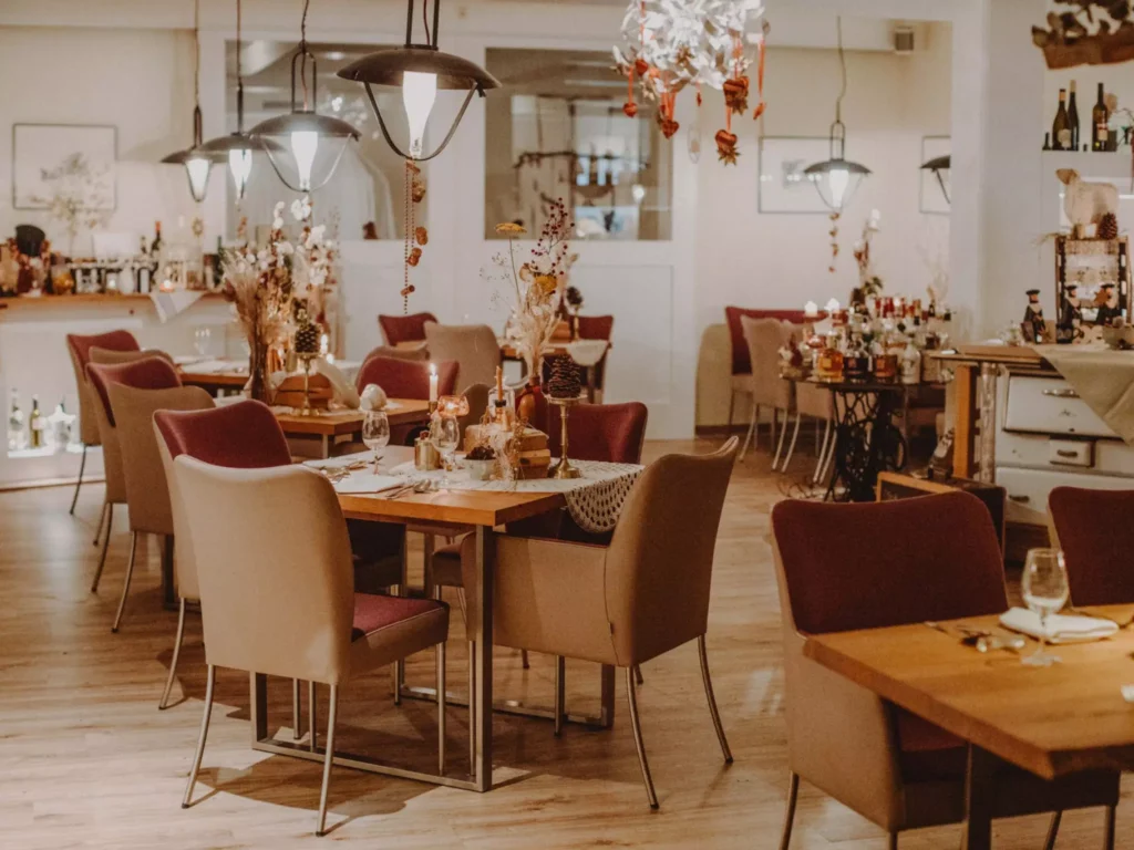 2 Rosenschaenke 052 Restaurant 28ef57c0 503811ba@2048w2x Eure Lovestory in Foto und Film Winterhochzeit in Dresden - tolle Locations