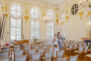 trausaal im barockschloss oberlichtenau zur hochzeit