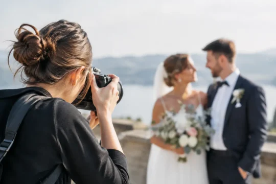 Hochzeitsfotograf oder Gastkamera – was bleibt?